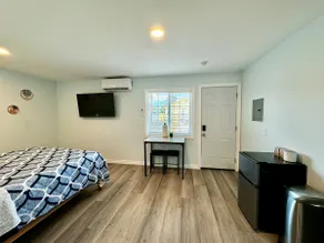 Fully Remodeled Spacious Studio Closed to DTLA - Image 4