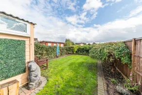 Family home, view of Windsor Castle - Image 4