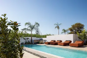 Nuera III: Modern 3BR Villa, 300m from the Beach - Image 2