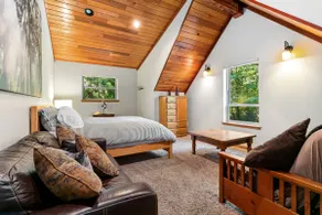 Sasquatch Mountain Hideaway, 3 Bed, 3 Bad W / Sauna, Boblebad, Firepit & WiFi - Image 5