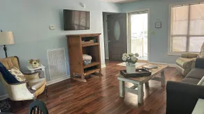 Retreat near Smith Lake Park - Image 3