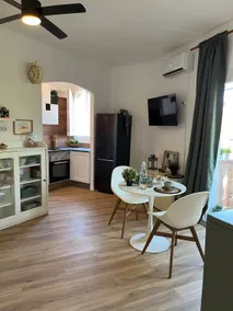 Apartament de la Madrona 1st floor Easy street parking - Image 3