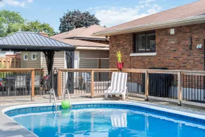 Artistic & Trendy 4 Bedroom Home - Image 4