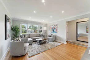 Artistic & Trendy 4 Bedroom Home - Image 5