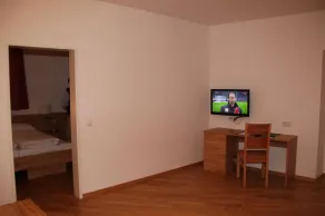 Norling Apartment 2 - Image 4