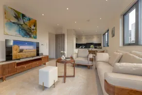 Luxurious 3BED Penthouse in Mcr *Private Terrace* - Image 2