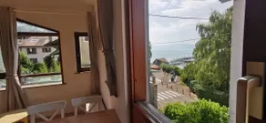 T1 bis at Port de Rives with magnificent lake view - Image 3