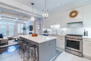 Exec 3+1 bed. Long Branch living by the Lake! - Image 5