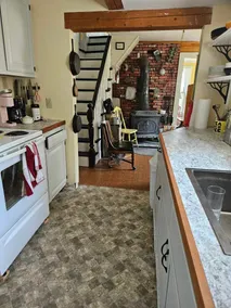 Shore Road Cottage - Image 5