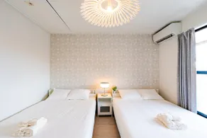 Subway goes directly to Namba, Umeda shopping district, quiet neighborhood, new Japanese style three-floor 100 flat 5-bedroom. - Image 4