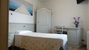 ideal for vacation or work - Image 2