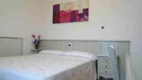 ideal for vacation or work - Image 5
