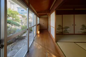 [Japanese Garden] 3 minutes from the station | Retro house with tatami mats 100㎡ | Maximum 11 people | 6 beds | Free parking | Namba 30 minutes - Image 3