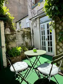 Charming Old Town Cottage: double & kingsize beds - Image 3