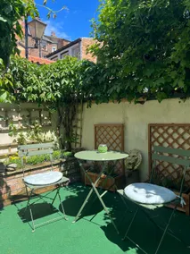 Charming Old Town Cottage: double & kingsize beds - Image 2