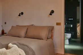 Yarn - Romy Deluxe Apartment - Image 3