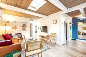 Designer Home Near Stanford|AC|Gym|Office|Parking - Image 3