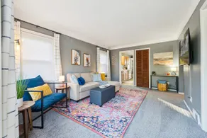 Cheerful & Clean 2br by TCC & Zoo! Fenced yard! - Image 2