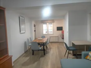 Spacious newly renovated apartment - Image 3