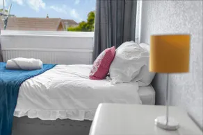 3-Bed Home in Macclesfield | Sleeps 6 | Parking - Image 3