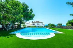 Villa entièrement équipée avec jardin, terrasse et barbecue | Vue mer | Plage à proximité - Image 2