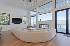 New Modern Luxury home. Hot tub and sunsets. - Image 3
