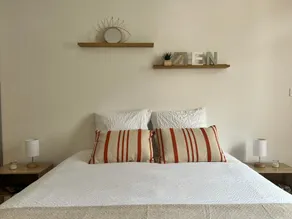 Refined - Hotel bedding - Parking - Central - Image 3