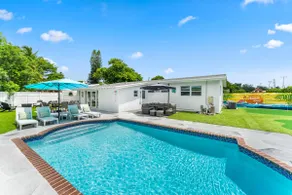 Family Paradise| 10min to Beach |Mini-put| Led Bar - Image 2
