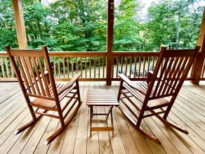 Newly Renovated Rustic Retreat - Image 5