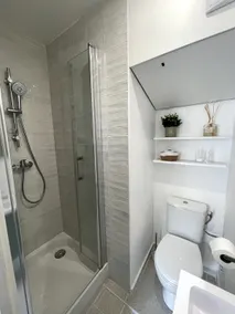 Modern & Cozy Studio • At the foot of Metro/RER Nation - Image 4