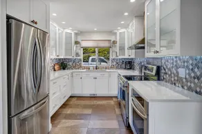 The Gregory | 180° Lake Views, Pool, & Hot Tub - Image 5