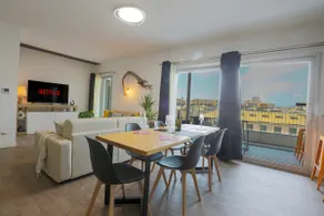 Penthouse 49 terrace overlooking the sea and large parking lot - Image 4