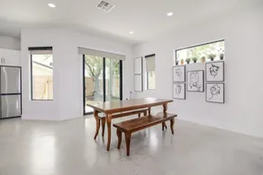 Casa Contempo - Sleeps 6, Parking, Pool, Yard, NEW - Image 3