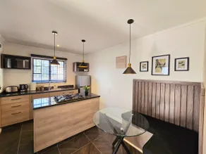 Cosy Serviced Studio Cottage for 2 - Image 4