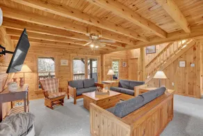 Walk from your Cabin to the Lake in Jim Thorpe - Image 4