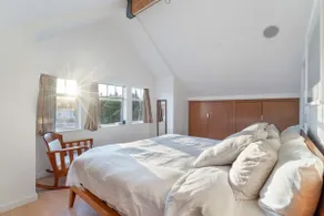 Charming 3BR False Creek Home - Image 2