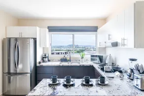 Luxury in the Heights: Apartment in a Quiet Area - Image 4
