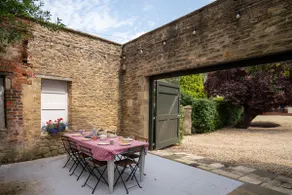 Cotswold Village Farmhouse 3 ensuite bed parking - Pass the Keys - Image 2