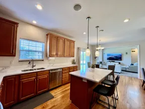 Large executive home in pool community Mason, Oh - Image 3