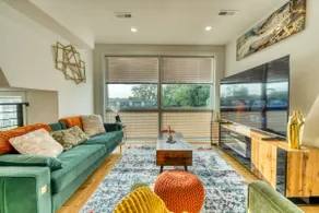 Luxury City Centered Oasis | Smithsonian |Metro DC - Image 2