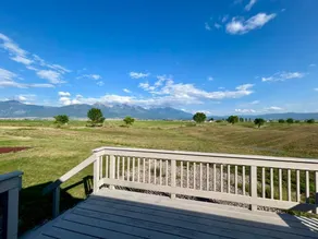 Spacious Peaceful Home With Amazing Mountain Views - Image 4