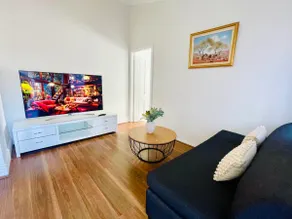 Family friendly house (walk to rail, parking) - Image 2