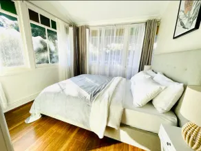 Family friendly house (walk to rail, parking) - Image 4