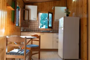 Chalet with garden and swimming pool. - Image 4