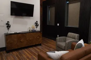 Historic Hotel Suite - 127B - Image 3