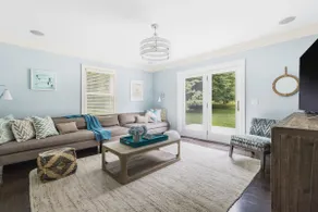 Sprawling Hamptons Estate with Hot Tub & Amenities - Image 3