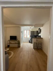 Comfortable apartment in the historic center of Joigny - Image 2