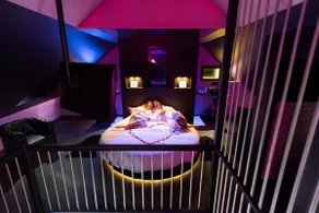 Jacuzzi | Loveroom | Round Mirror Bed | Tentra Sofa - Image 2