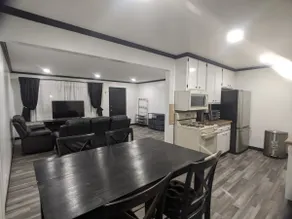 3 bedroom with 4 beds, 2 bathroom. Central to Los Angeles Metro Area, 7123 - Image 5