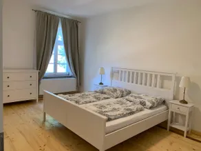 2,530 sq ft · 5 bedrooms · Balcony · Groups of up to 14 - Image 5